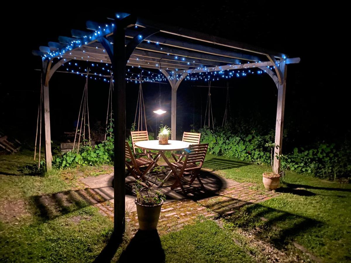 Secret Garden Glamping Lymington Exterior foto